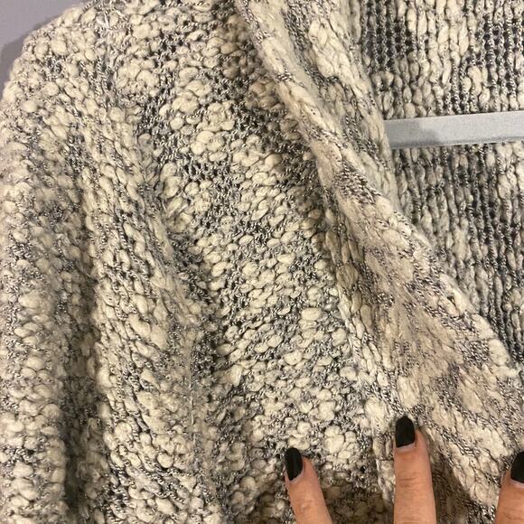 Yest Gray Knit Fringe Trim Long Duster Knit Sweater Cardigan Women Sz 6 - Picture 9 of 11